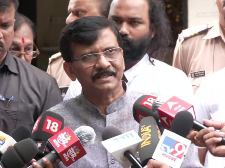 'Sena Workers Yet To Come On Roads': Sanjay Raut Flexes Power As More MLAs Migrate To Shinde Camp 'Sena Workers Yet To Come On Roads': Sanjay Raut Flexes Power As More MLAs Migrate To Shinde Camp