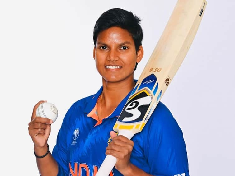 India's Deepti Sharma created history in T20 cricket SL W vs IND W: टी-20 क्रिकेटमध्ये भारताच्या दीप्ती शर्मानं रचला इतिहास!