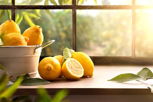 lemon side effects consuming lemon too much is bad for health Side Effects Of Lemon : आहारात जास्त लिंबू वापरल्याने होईल नुकसान, 'हे' आहेत दुष्परिणाम