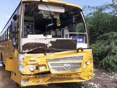 கரூர் அருகே கல்லூரி பேருந்து லாரி மீது மோதி விபத்து; 14 மாணவிகள் காயம்