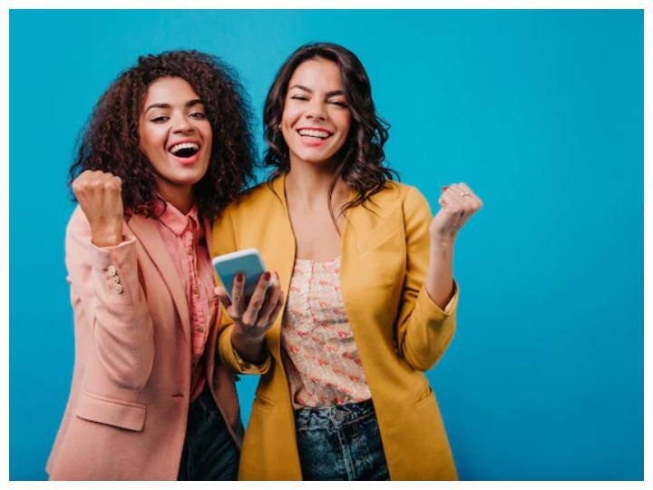 पाॅजिटिव दोस्तों का ना छोड़े: साथ हमेशा आसपास नेगिटिव विचारों से घिरे रहने के बाद इंसान को लगता है वह कखुद भी तो वैयसा नहीं हो जाएगा. इसलिए अपने कुछ दोस्तों से हमेशा मुलाकात करते रहें जो सकरात्मक सोच रखते हों और आपकों भी सकरात्मक विचार दे सकें.