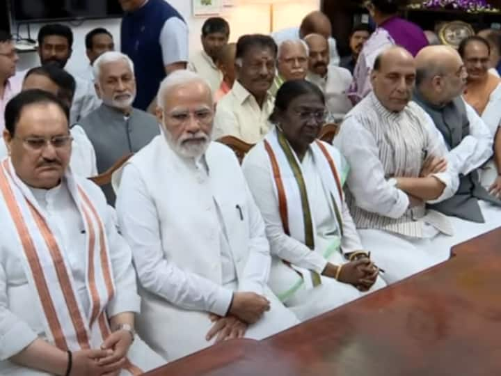 Presidential Election 2022: NDA Candidate Draupadi Murmu File Nomination Presence of PM Modi Breaking News : NDA ઉમેદવાર દ્રૌપદી મુર્મૂએ રાષ્ટ્રપતિ પદ માટે ઉમેદવારી નોંધાવી, જાણો વિગતે