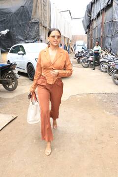 Tejasswi Prakash: ऑल ब्राउन लुक में डीप नेक के साथ कुछ इस अंदाज में नजर आईं तेजस्वी प्रकाश, देखें तस्वीरें