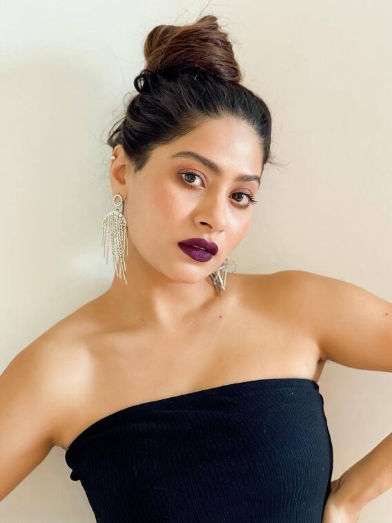 टीवी की इस नागिन का हर लुक है स्टनिंग