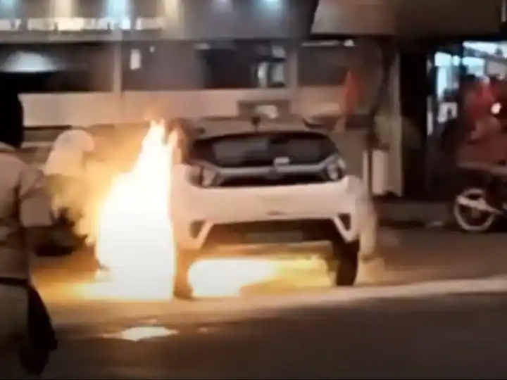 Fire broke out in Tata nexon electric car Government orders probe Tata Motors Nexon: Tata Motors ਦੇ ਇਲੈਕਟ੍ਰਿਕ ਵਾਹਨ ਵਿੱਚ ਲੱਗੀ ਅੱਗ, ਸਰਕਾਰ ਨੇ ਦਿੱਤੇ ਜਾਂਚ ਦੇ ਹੁਕਮ