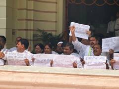 Monsoon Session: बिहार विधानसभा परिसर में RJD विधायकों का प्रदर्शन, अग्निपथ योजना को वापस लेने की मांग