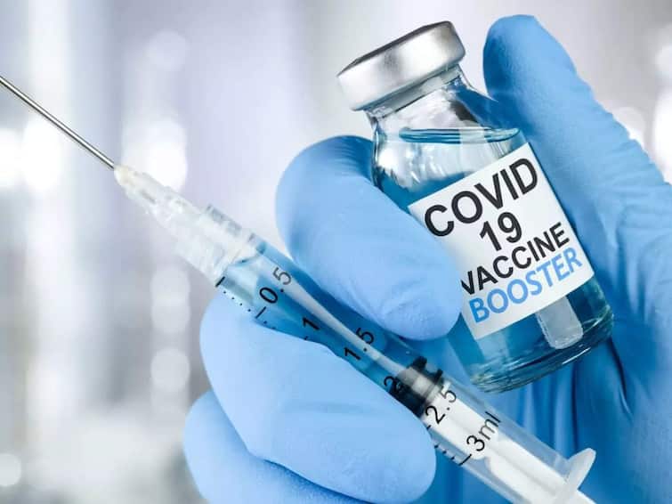 COVID-19 vaccine coronavirus follow covid appropriate behaviour with immediate effect indian medical association urges public cites surge in cases in countries कोरोना प्रतिबंधक लसीचा बूस्टर डोस लवकरात लवकर घेण्याचं इंडियन मेडिकल असोशिएशनचं आवाहन