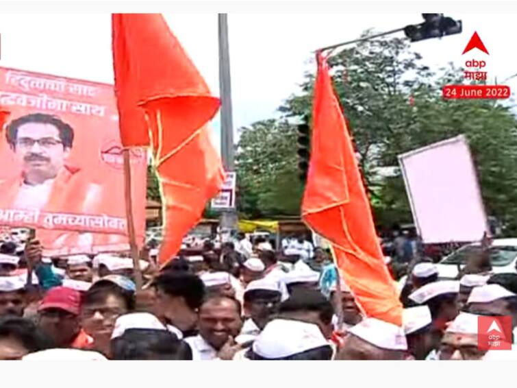 Shiv Sainiks morcha in support of Uddhav Thackeray in kolhapur Kolhapur News : फुटलेल्या आमदारांची घरं फुटतील! उद्धव ठाकरेंच्या समर्थनासाठी शिवसैनिकांचा रस्त्यावर उतरून एल्गार
