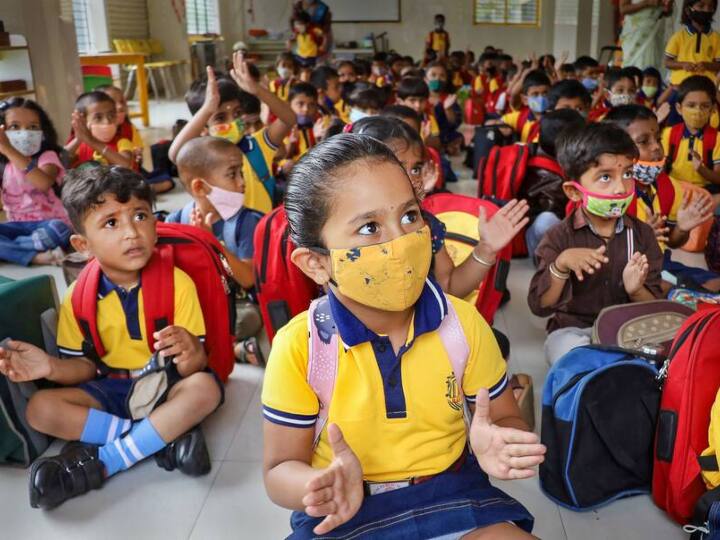 'No Detention Policy' implemented in Delhi schools children of class 1 to 8  will not fail this year Delhi DOE Order Delhi Government Delhi Education News: दिल्ली के स्कूलों में लागू हुई ‘नो डिटेंशन पॉलिसी’, इन कक्षाओं के बच्चे इस साल नहीं होंगे फेल