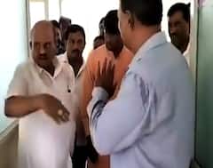 કર્ણાટકના માંડ્યામાં MLA શ્રીનિવાસને ITI કોલેજના પ્રિન્સિપાલને માર્યો તમાચો, જુઓ આ વીડિયો