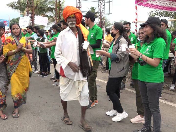 सध्या पालख्यांचा प्रवास घाटातून होत असताना याच पार्श्वभूमीवर जिल्ह्यात वाहतुकीत बदल करण्यात आले आहेत. वाहतूक बदल लक्षात घेऊन पर्यायी मार्गांचा वापर करावा, असे आवाहन जिल्हाधिकारी डॉ.राजेश देशमुख यांनी केले आहे.