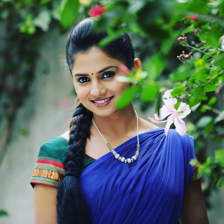 గుప్పెడంత మనసు వసుధార (రక్షా గౌడ) (Image Credit: Raksha Gowda/Instagram)