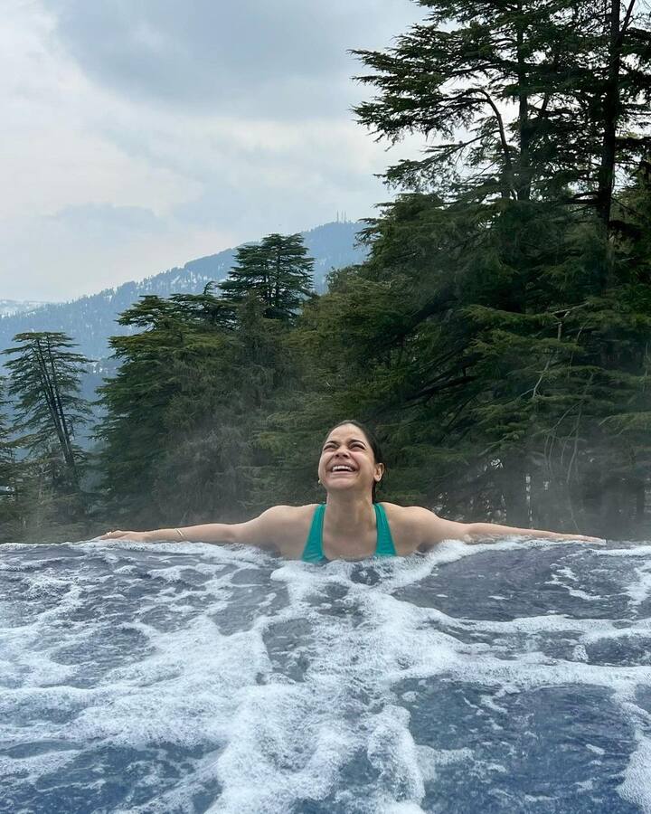 त्यानंतर जून 2013 ते 2017 या काळात हे दोघे 'कॉमेडी नाईट्स विथ कपिल'मध्ये पुन्हा एकत्र दिसले. यानंतर कपिल शर्माने पुन्हा सोनी टीव्हीवर 'द कपिल शर्मा शो' नावाचा नवीन शो सुरू केला, ज्यामध्ये सुमोनाने ‘सरला गुलाटी’ची भूमिका साकारली होती. (Photo : @ sumonachakravarti/IG)