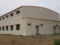 Basti News: बस्ती में शो पीस बनकर रह गया है 3 करोड़ का स्टेडियम, युवाओं का खेलने और दौड़ने का सपना अभी तक अधूरा