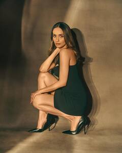 Manushi Chhillar Pics: ब्लैक शॉर्ट ड्रेस में मानुषी छिल्लर की फोटोज ने बढ़ाईं फैंस की धड़कने, स्टनिंग लुक के साथ दे रहीं किलर पोज