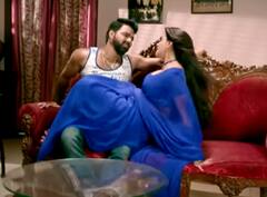 Bhojpuri Song: Akshara Singh की पतली कमर पर दिल हार बैठे पवन सिंह, नीली साड़ी में एक्ट्रेस ने गिराईं बिजलियां