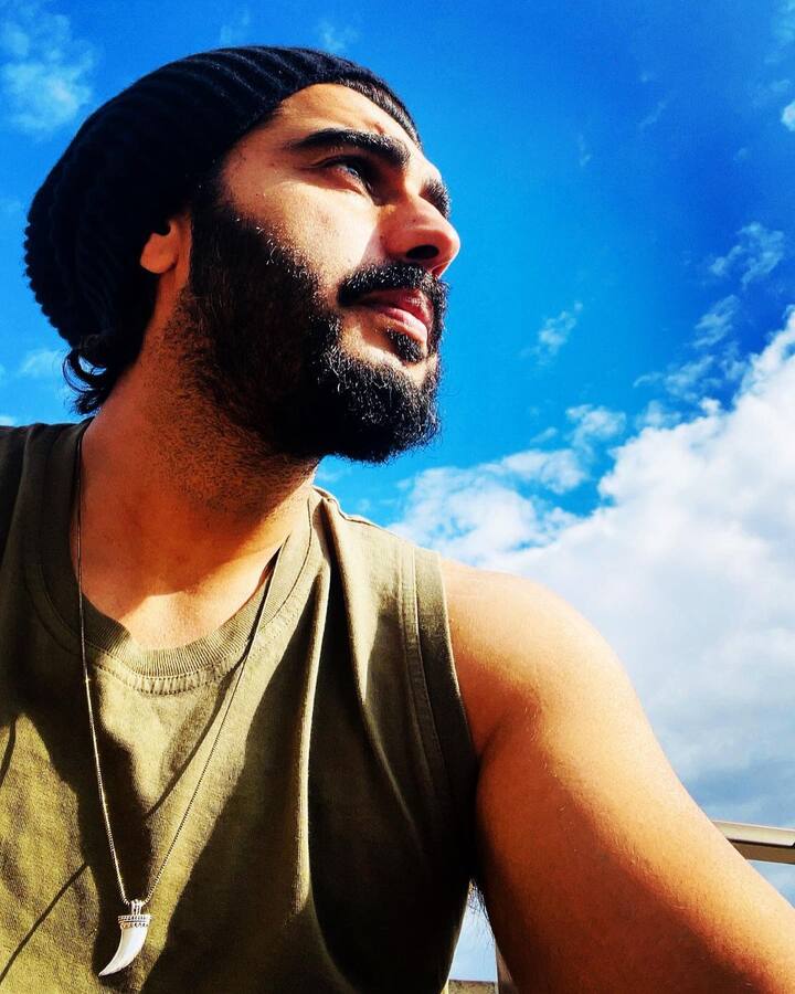 अर्जुन कपूर के वर्क फ्रंट की बात करें तो, जल्द ही अभिनेता ‘एक विलेन 2’ और ‘लेडी किलर’ में नजर आने वाले हैं. वहीं, मलाइका अरोड़ा फिटनेस और हेल्थ को लेकर बुक लिखने की तैयारी कर रही हैं.