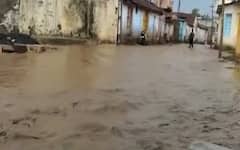સાવરકુંડલામાં ધોધમાર વરસાદ, રસ્તાઓ પર નદીઓની જેમ વહી રહ્યા છે પાણી; જુઓ વીડિયો
