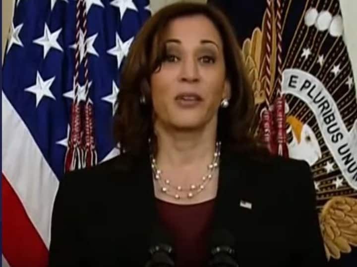 US Vice President Kamala Harris Calls For Americans To Stand Together in Defense of Abortion Rights US Abortion Laws: अमेरिका में गर्भपात का संवैधानिक अधिकार खत्म होते ही छिड़ी बहस, कमला हैरिस ने बताया हेल्थ केयर संकट