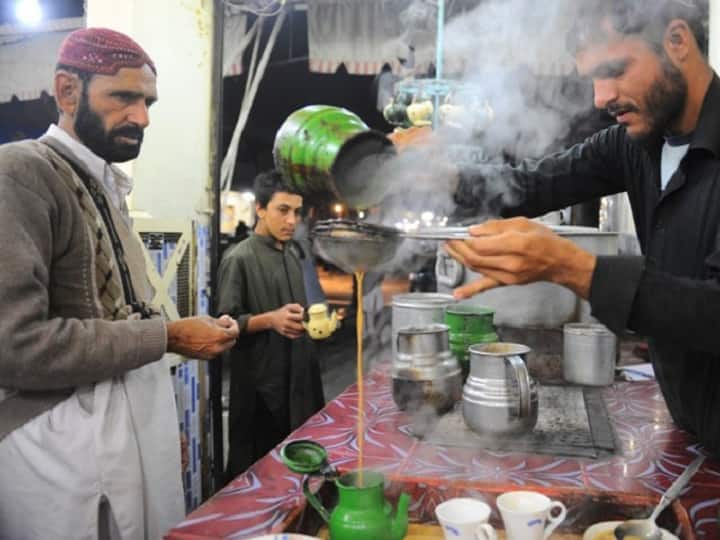 pakistan people should move to lassi sattu drink instead of Tea Pakistan में लस्सी और सत्तू पीने से बढ़ेगा रोजगार, चाय की प्याली का त्याग करे जनता, जानें क्या है प्लान?