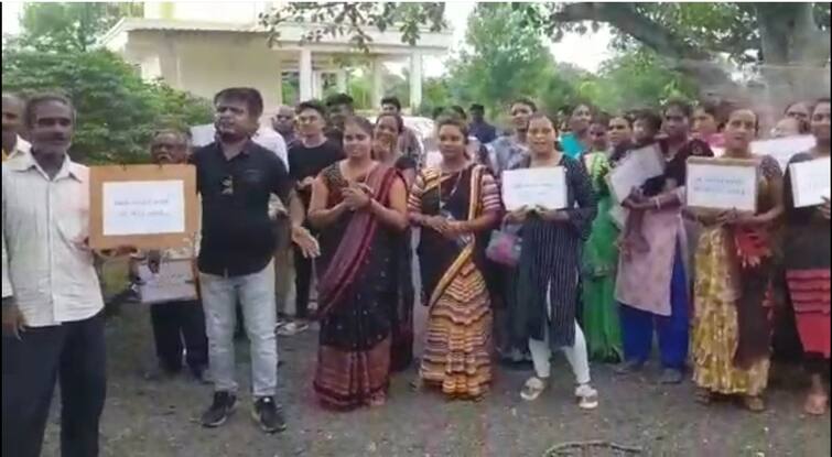 Sarpanch and villagers of Sadadvel village protested against the Shala Praveshotsav Navsari: ઓરડા વગર શાળા પ્રવેશ મહોત્સવ! આ ગામના લોકોએ નોંધાવ્યો વિરોધ