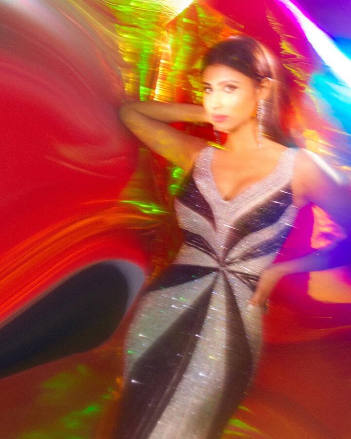 मौनी रॉय (Mouni Roy) इन दिनों अपनी आगामी फिल्म 'ब्रह्मास्त्र' को लेकर चर्चा में हैं. इस फिल्म में वो नेगेटिव रोल में नजर आएंगी. फिल्म से आए उनके लुक पर दर्शकों की मिली जुली प्रतिक्रिया मिली है.