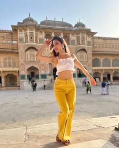 Bigg Boss की एक्स कंटेस्टेंट Donal Bisht ने अपने गॉर्जियस लुक से बढ़ाया इंटरनेट का तापमान, किलर लुक देख फैंस हुए मदहोश