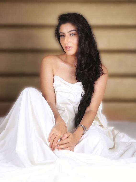 अनुपमा की बरखा भाभी का हर अंदाज है कातिलाना