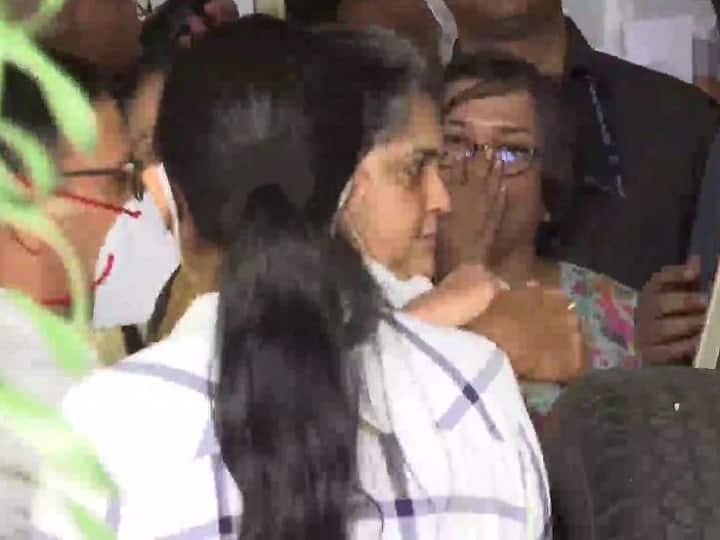 Activist Teesta Setalvad Detained By Gujarat Anti-Terrorism Squad In Mumbai Activist Teesta Setalvad Detained By Gujarat Anti-Terrorism Squad In Mumbai