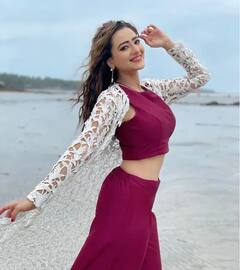 Mithun Chakraborty ਦੀ ਨੂੰਹ ਸਾਹਮਣੇ ਬਾਲੀਵੁੱਡ ਅਭਿਨੇਤਰੀਆਂ ਵੀ ਫੇਲ੍ਹ, ਦੇਖੋ ਮਦਲਸਾ ਸ਼ਰਮਾ ਦੀਆਂ ਖ਼ੂਬਸੂਰਤ ਤਸਵੀਰਾਂ