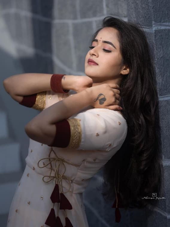 దీప్తి సునయన, బనానా కాదు బాపు బొమ్మ!