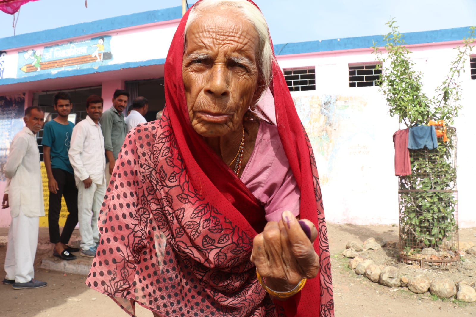 MP Panchayat Election: सीहोर में पहले चरण का मतदान शांतिपूर्ण समाप्त, गांव की सरकार बनाने के लिए वोटर्स में दिखा उत्साह