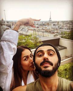 Arjun-Malaika Pics: एफिल टावर के सामने रोमांटिक हुए अर्जुन कपूर और मलाइका अरोड़ा, सामने आईं ऐसी तस्वीरें