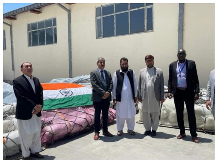 Afghanistan Earthquake: भारत ने अफगानिस्तान को सौंपी मानवीय सहायता, तालिबान ने व्यक्त किया आभार
