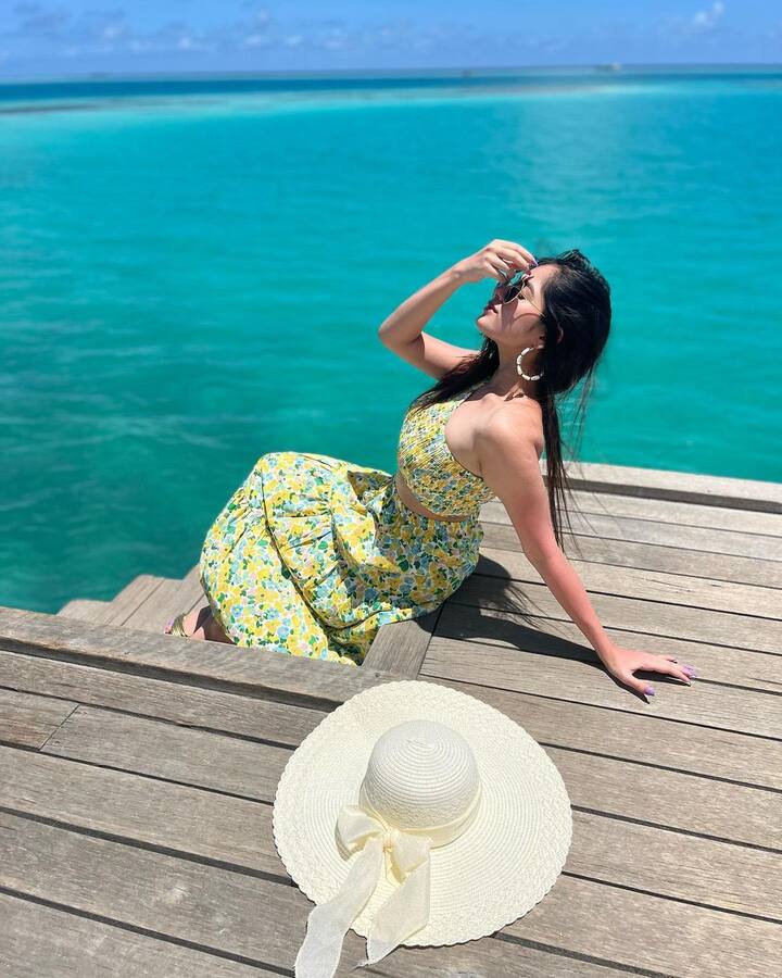 जन्नत आगे कहती हैं कि हमेशा मेरा इरादा यही होता है कि अपना बेस्ट दूं मैं और टास्क को अच्छे से पूरा करूं. इसलिए मुझे रोहित सर छोटा पैकेट बड़ा धमाका कहते हैं.