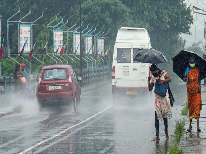 Maharashtra Rain News Rainfall in the state Maharashtra Rain :  मुंबईसह परिसरात पावसाची हजेरी, आज विदर्भात यलो अलर्ट