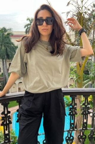 ਕਰਿਸ਼ਮਾ ਕਪੂਰ ਦੀਆਂ ਇਹ ਤਸਵੀਰਾਂ ਦੇਖ ਤੁਸੀਂ ਵੀ ਕਹੋਗੇ 'ਦਿਲ ਤੋਂ ਪਾਗਲ ਹੈ'