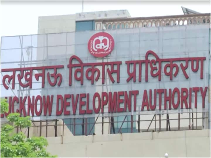 Lucknow tussle continues  between LDA President and ex chief engineer ann Lucknow News: एलडीए अध्यक्ष के अधिकारों को लेकर बढ़ा विवाद, कमिश्नर रंजन कुमार पर लगे ये आरोप