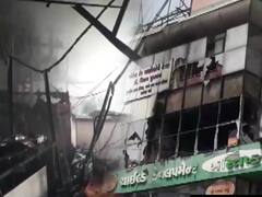 Ahmedabad Fire: देव कॉम्प्लेक्स में लगी भीषण आग, चौथी मंजिल पर मौजूद अस्पताल से 50 से ज्यादा लोग रेस्क्यू