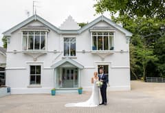 Photos: भारत के खिलाफ सीरीज से पहले आयरलैंड के कप्तान ने की शादी, वाइफ भी हैं स्पोर्ट्स प्लेयर