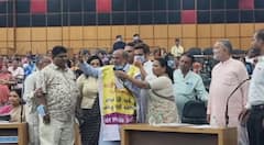 અમદાવાદઃ કોર્પોરેટર હાજી સિમેન્ટવાલા શું વાત કરતા કરતા રડી પડ્યા?