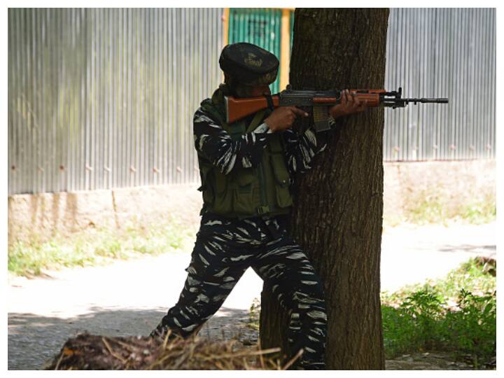 J&K: Encounter Breaks Out Between Militants, Security Forces In South Kashmir's Shopian Area J&K: Encounter Breaks Out Between Militants, Security Forces In South Kashmir's Shopian Area