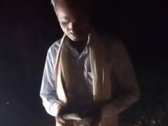 Singrauli News: वोटरों को पैसे बांटते पकड़ा गया प्रधान का दावेदार, पुलिस ने 45 हजार रुपये के साथ किया गिरफ्तार