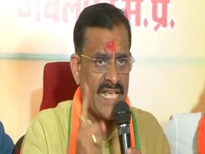Jabalpur News: बीजेपी प्रदेश अध्यक्ष वीडी शर्मा बोले- कांग्रेसियो में अंग्रेजों का जीन, सोनू सूद को लेकर कही ये बड़ी बात Jabalpur News BJP president big Statement about Congress and Actor Sonu Sood ANN Jabalpur News: बीजेपी प्रदेश अध्यक्ष वीडी शर्मा बोले- कांग्रेसियो में अंग्रेजों का जीन, सोनू सूद को लेकर कही ये बड़ी बात
