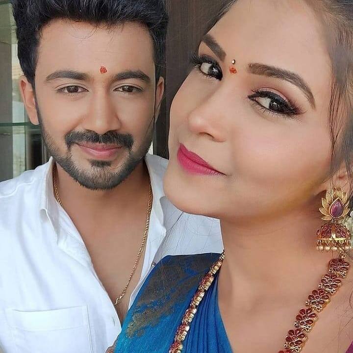 అమూల్య గౌడ, నిరంజన్ (Image credit: Amulya Gowda/Instagram)