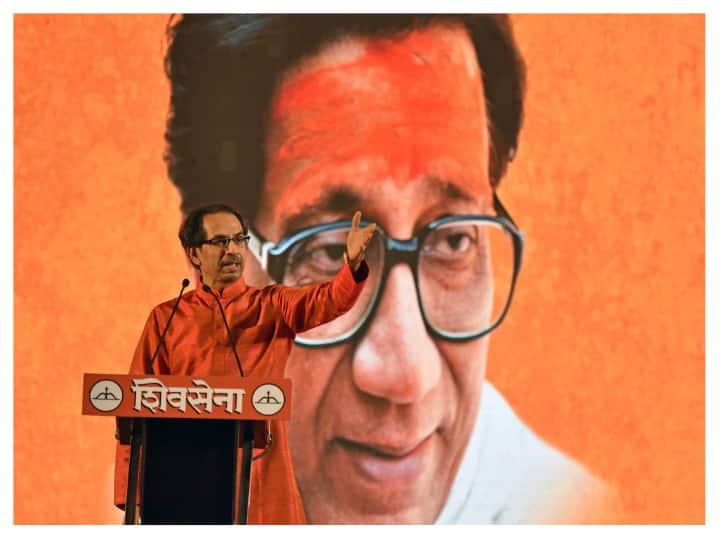 Maharashtra Political Crisis Shiv Sena Saamana Attack on BJP Maharashtra: 'गुवाहाटी में बागियों की चुटकी बजाकर दूर हुई ED की बला'- सामना के जरिए शिवसेना का BJP पर तंज