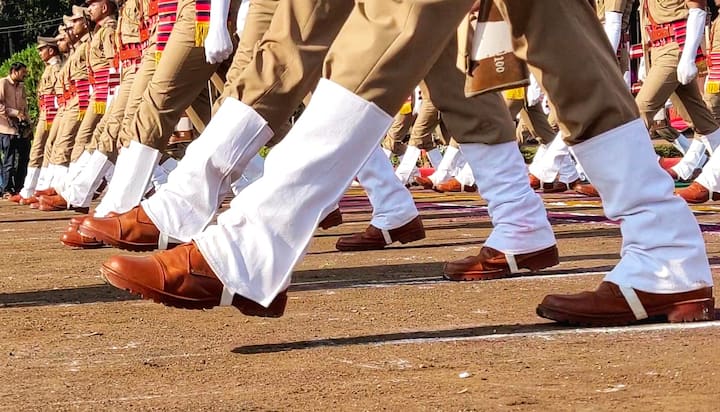 यावेळी महाराष्ट्र राज्य पोलीस दलात सामील होत असलेल्या पोलीस उपनिरीक्षकांच्या या 120 तुकडीकडून शपथग्रहण आले करण्यात