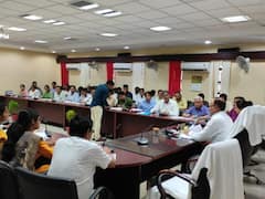 Amethi News: गौ आश्रम में पर्याप्त भूसा न होने पर BDO और प्रधान पर कार्रवाई, केस दर्ज