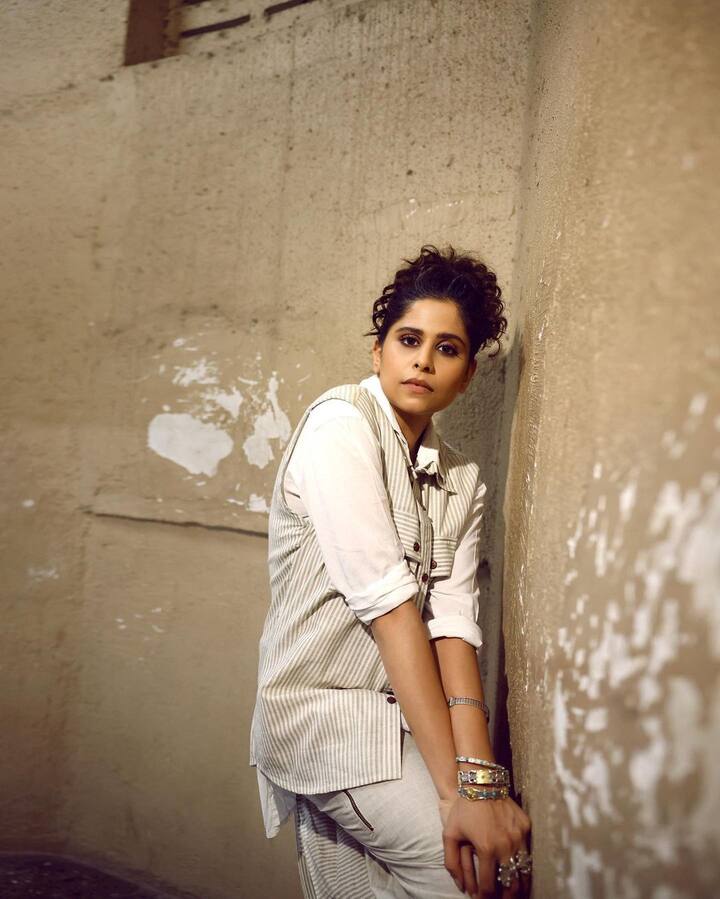 यानंतर तिने आणखी नाटकांमध्ये अभिनय केला आणि आंतर-महाविद्यालयीन स्पर्धेत 'सर्वोत्कृष्ट अभिनेत्री' पुरस्कारही जिंकला, त्यामुळे अभिनय क्षेत्रात तिचा आत्मविश्वास वाढला. यानंतर सईला टेलिव्हिजनच्या ऑफर्स मिळू लागल्या.