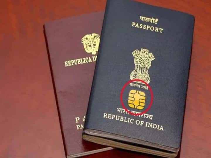 India E-passports to roll out this year: what is it and how will it work India E-passports: ఈ ఏడాది చివరి నాటికి ఈ-పాస్‌పోర్ట్‌లు! ఎలా పని చేస్తాయో తెలుసా?